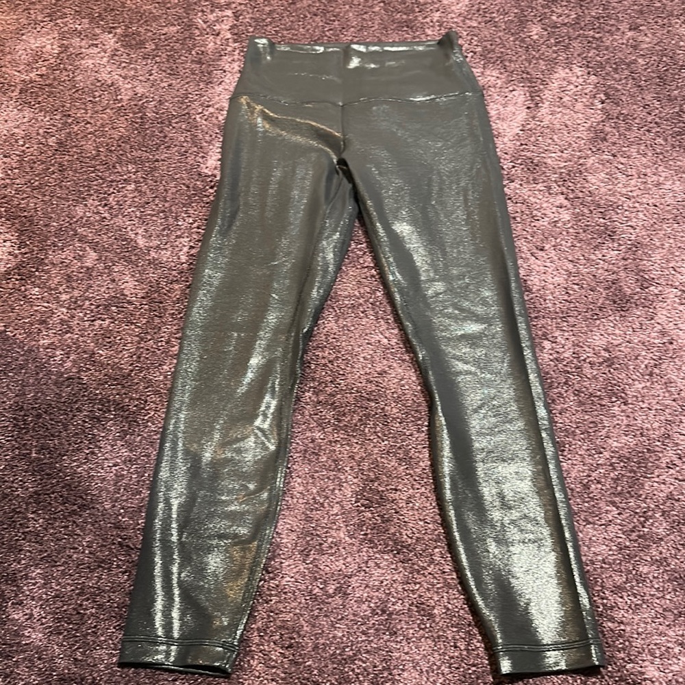 Black shiny lululemon leggings size 6
